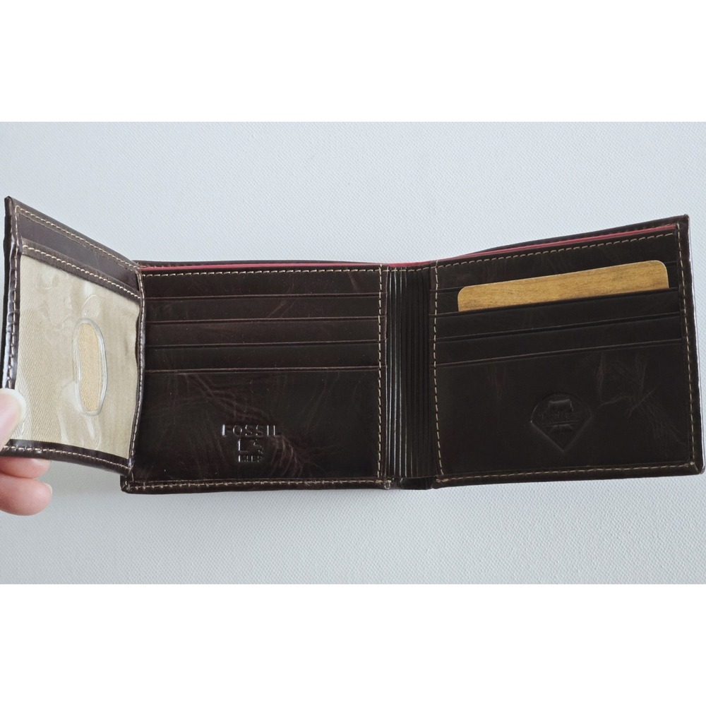 NEW FOSSIL PHILLIES MLB Leather Bifold Wallet Brown Baseball Sports Game Wallet - Picture 8 of 8